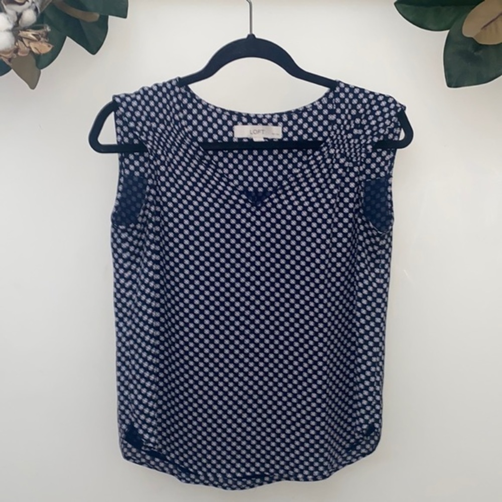 EUC Loft petite sleeveless top